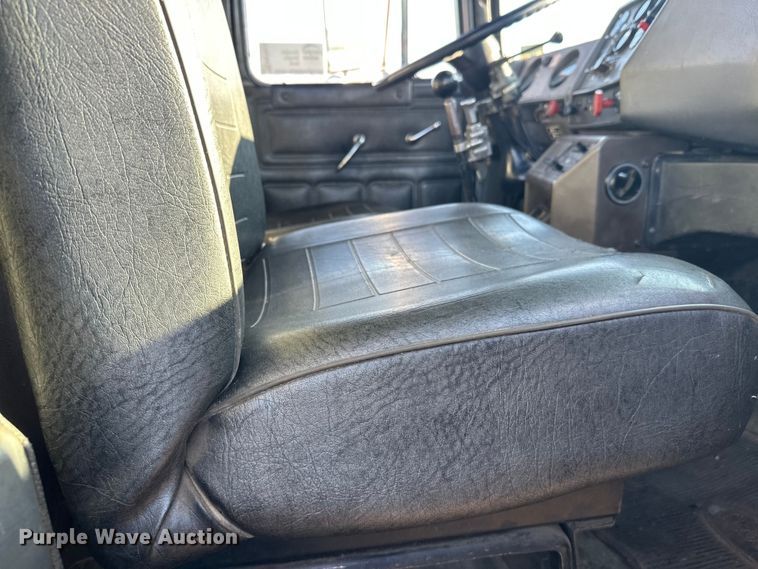 image for item FK1612 1988 Mack RD688SX dump truck