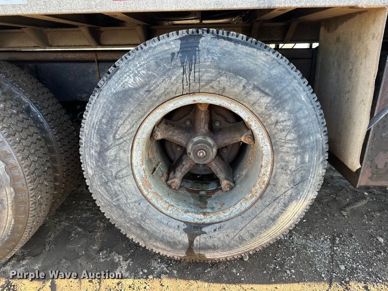 image for item FK1612 1988 Mack RD688SX dump truck