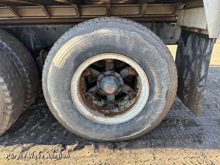 image for item FK1612 1988 Mack RD688SX dump truck