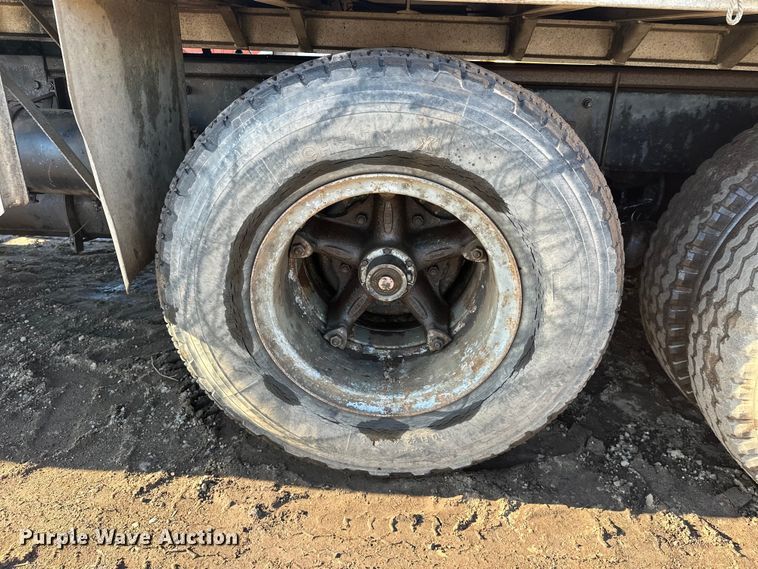 image for item FK1612 1988 Mack RD688SX dump truck