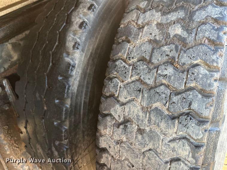 image for item FK1612 1988 Mack RD688SX dump truck