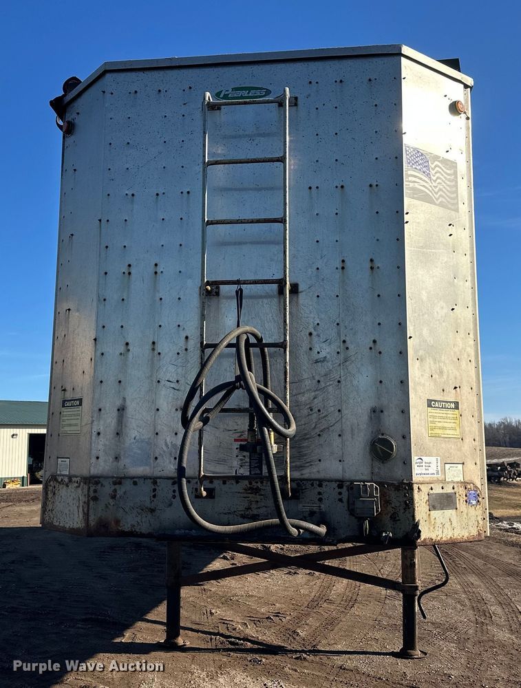 image for item FK1630 2003 Peerless Peerless live bottom trailer