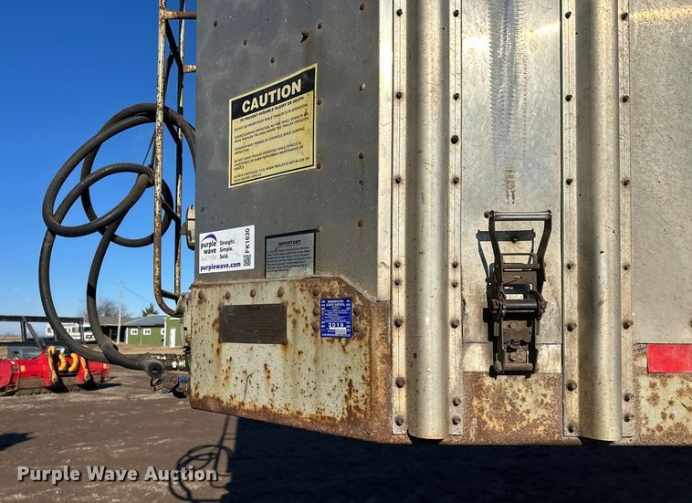 image for item FK1630 2003 Peerless Peerless live bottom trailer