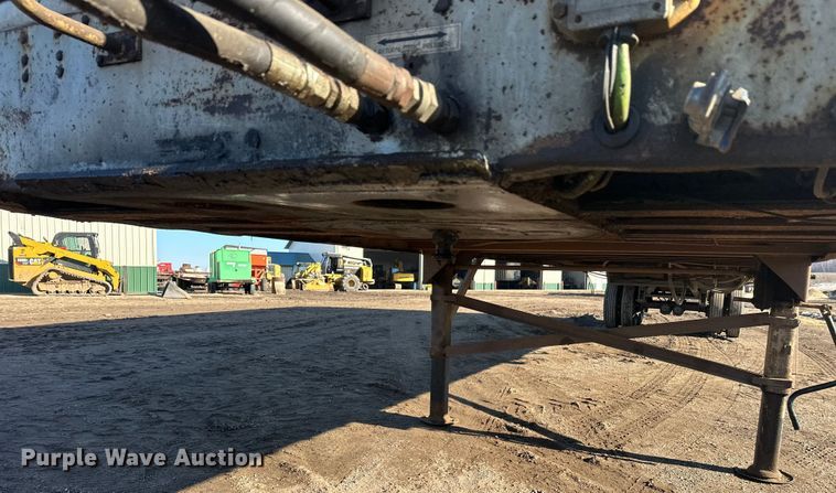 image for item FK1630 2003 Peerless Peerless live bottom trailer