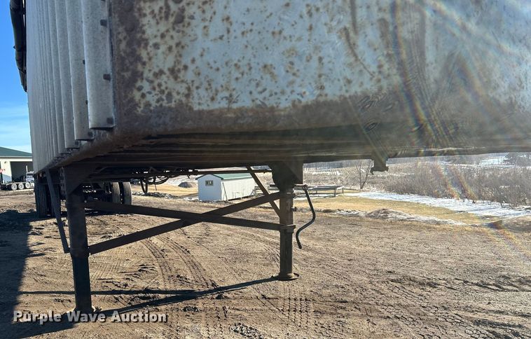 image for item FK1630 2003 Peerless Peerless live bottom trailer