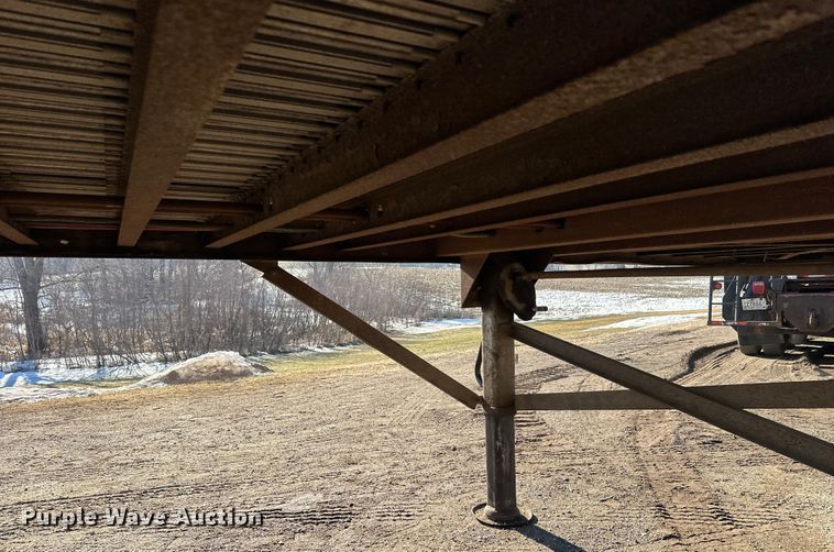 image for item FK1630 2003 Peerless Peerless live bottom trailer