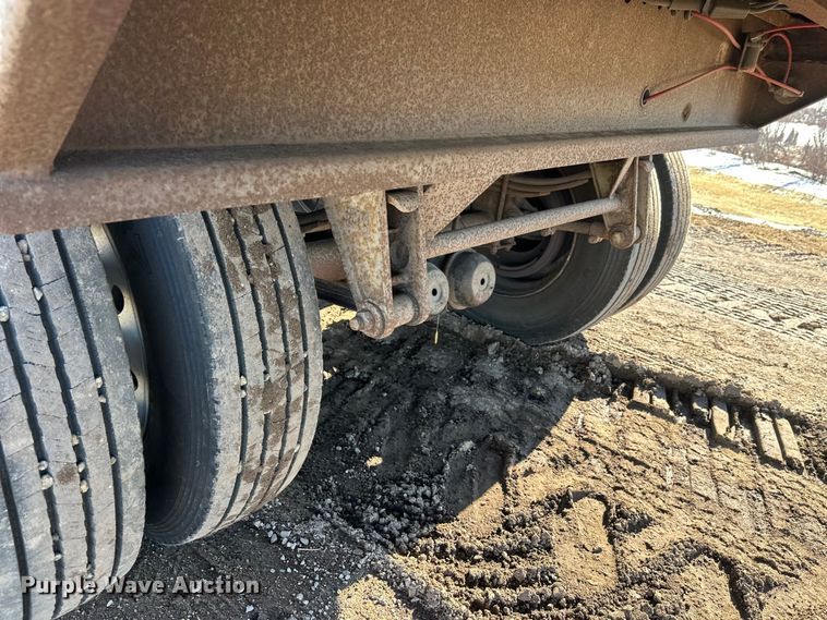 image for item FK1630 2003 Peerless Peerless live bottom trailer