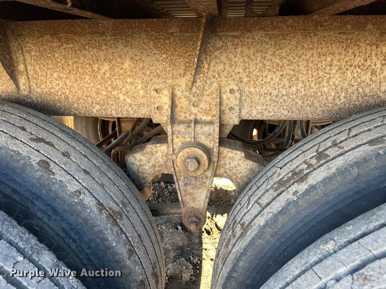 image for item FK1630 2003 Peerless Peerless live bottom trailer