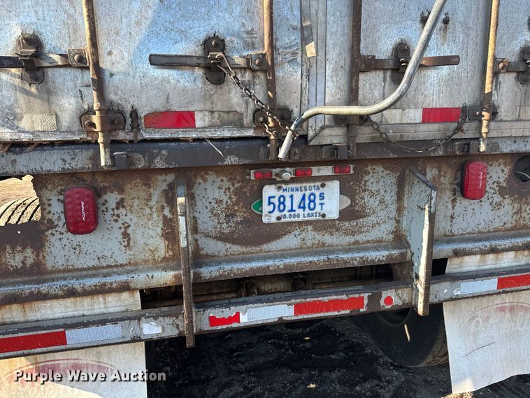 image for item FK1630 2003 Peerless Peerless live bottom trailer