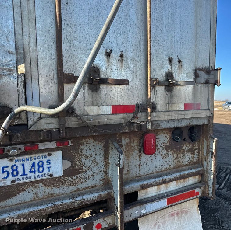 image for item FK1630 2003 Peerless Peerless live bottom trailer