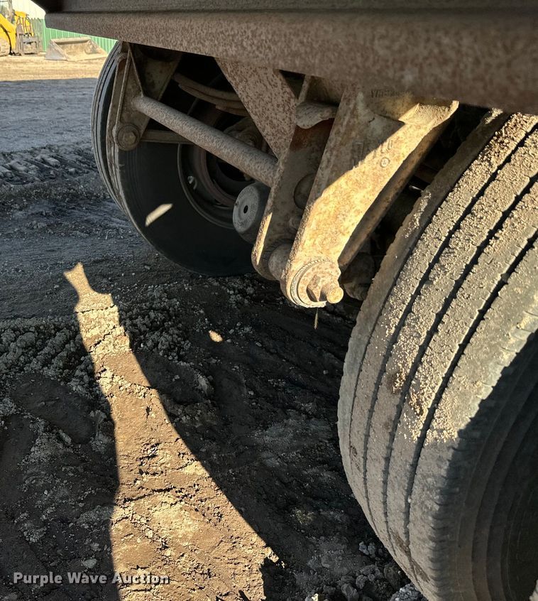 image for item FK1630 2003 Peerless Peerless live bottom trailer