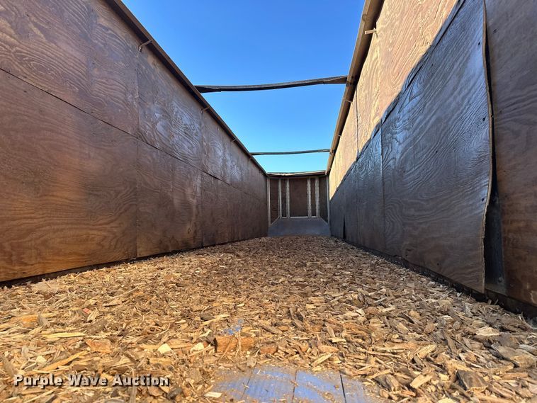 image for item FK1630 2003 Peerless Peerless live bottom trailer