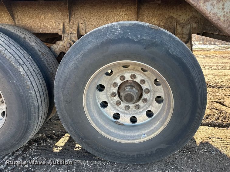 image for item FK1630 2003 Peerless Peerless live bottom trailer