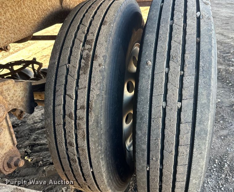 image for item FK1630 2003 Peerless Peerless live bottom trailer