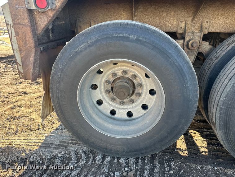 image for item FK1630 2003 Peerless Peerless live bottom trailer