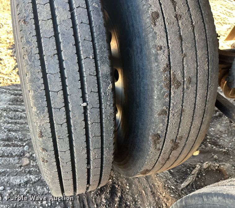 image for item FK1630 2003 Peerless Peerless live bottom trailer