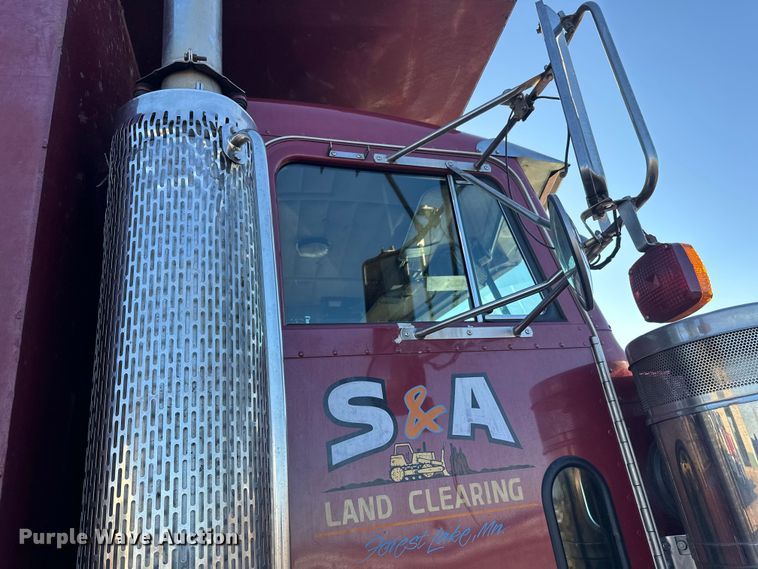 image for item FK1631 1997 Peterbilt 379 grapple crane truck