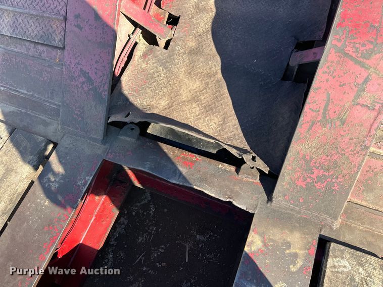 image for item FK1633 2000 Trail King TK110HDG-533 lowboy equipment trailer