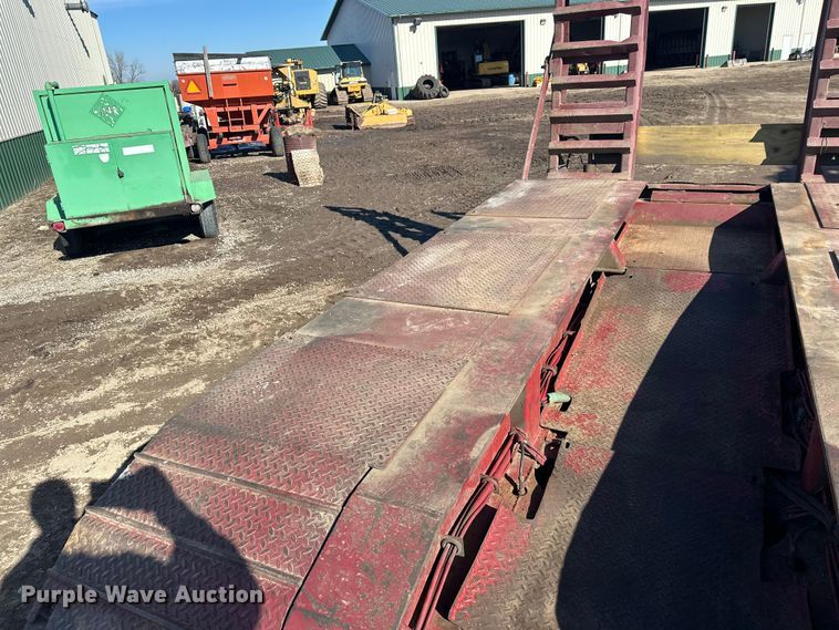 image for item FK1633 2000 Trail King TK110HDG-533 lowboy equipment trailer