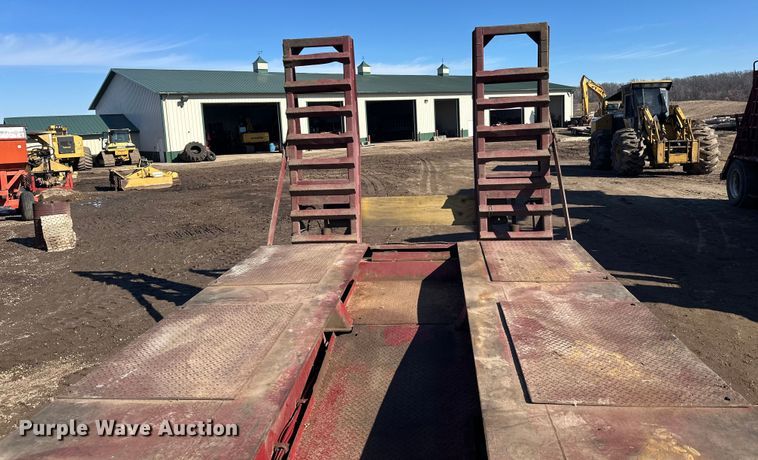 image for item FK1633 2000 Trail King TK110HDG-533 lowboy equipment trailer