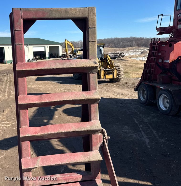 image for item FK1633 2000 Trail King TK110HDG-533 lowboy equipment trailer