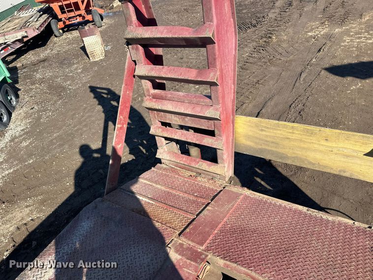 image for item FK1633 2000 Trail King TK110HDG-533 lowboy equipment trailer