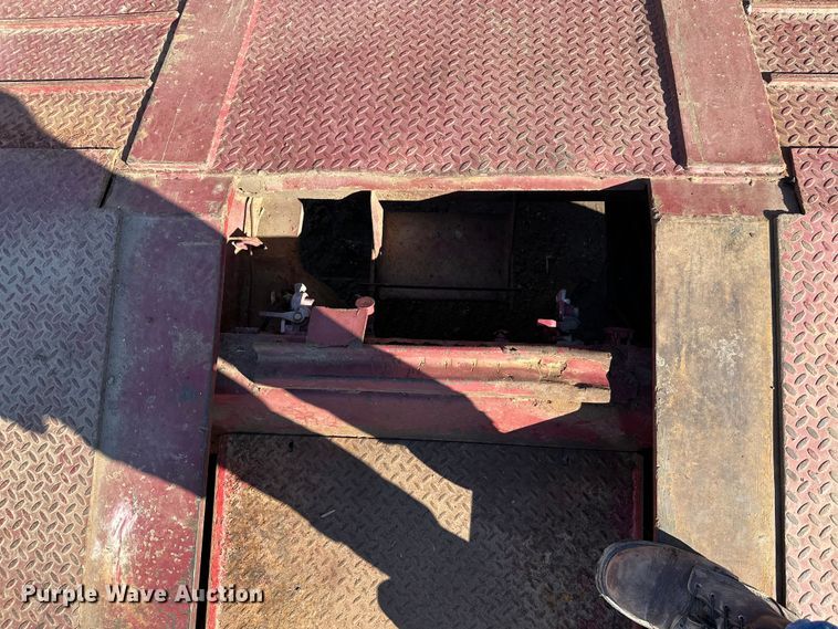 image for item FK1633 2000 Trail King TK110HDG-533 lowboy equipment trailer