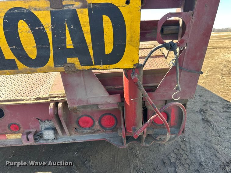 image for item FK1633 2000 Trail King TK110HDG-533 lowboy equipment trailer