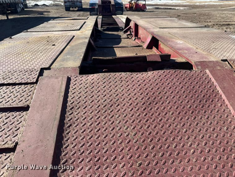 image for item FK1633 2000 Trail King TK110HDG-533 lowboy equipment trailer