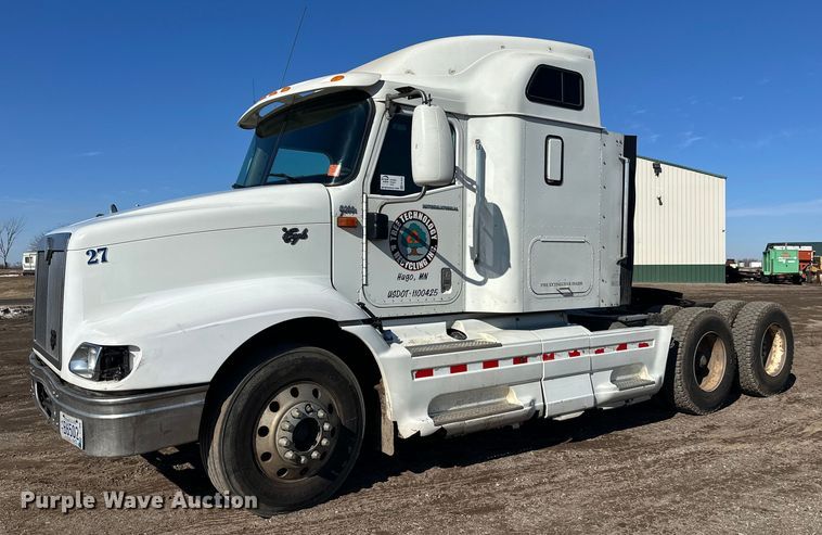 image for item FK1634 2000 International 9200i semi truck