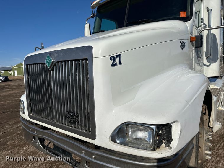 image for item FK1634 2000 International 9200i semi truck