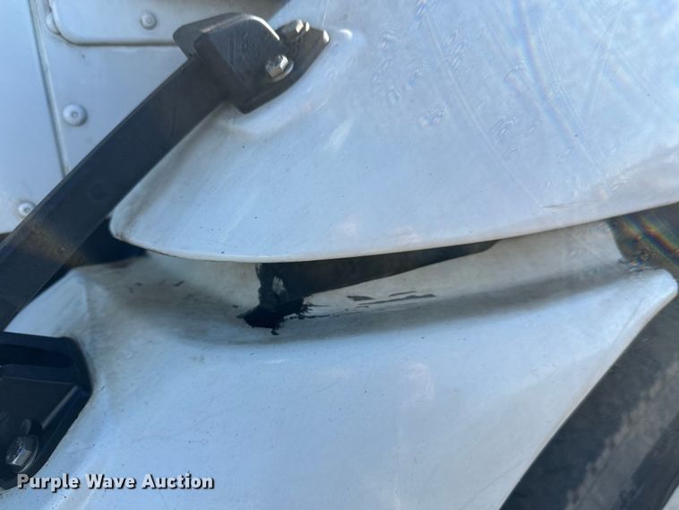 image for item FK1634 2000 International 9200i semi truck