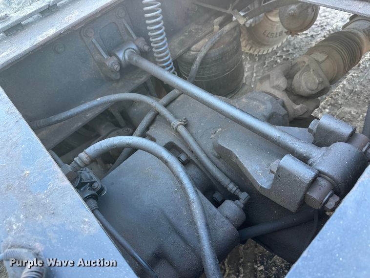 image for item FK1634 2000 International 9200i semi truck