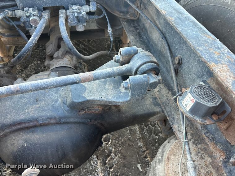 image for item FK1634 2000 International 9200i semi truck