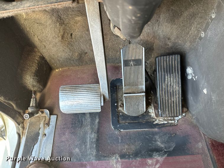 image for item FK1634 2000 International 9200i semi truck