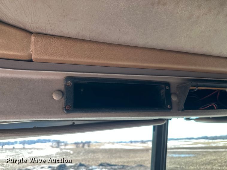 image for item FK1634 2000 International 9200i semi truck