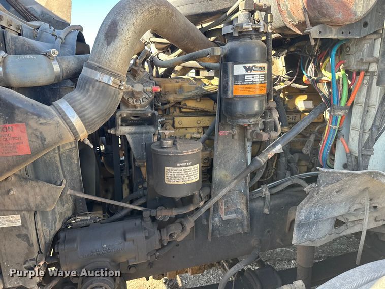 image for item FK1634 2000 International 9200i semi truck