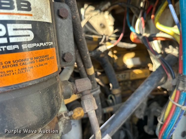 image for item FK1634 2000 International 9200i semi truck