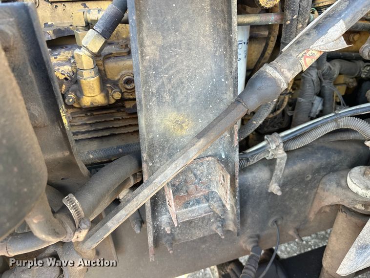 image for item FK1634 2000 International 9200i semi truck