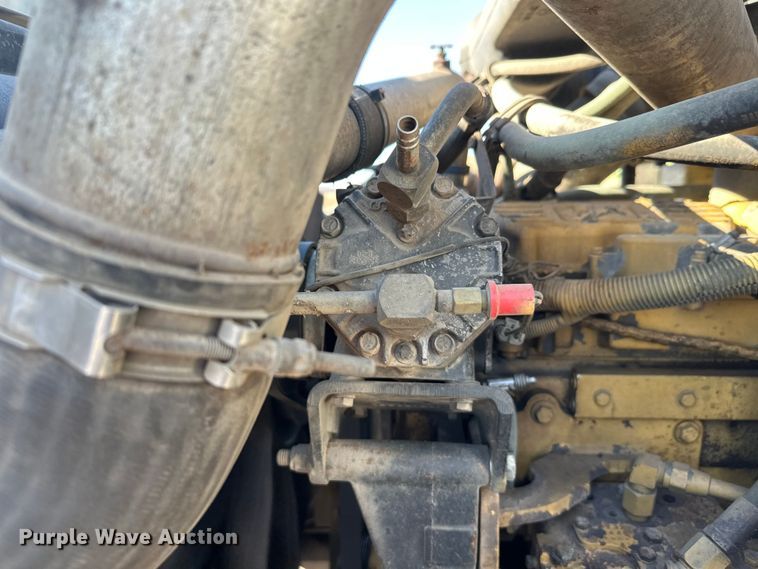 image for item FK1634 2000 International 9200i semi truck