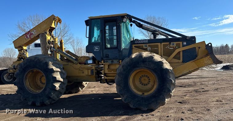 image for item FK1637 2001 John Deere 648GIII skidder