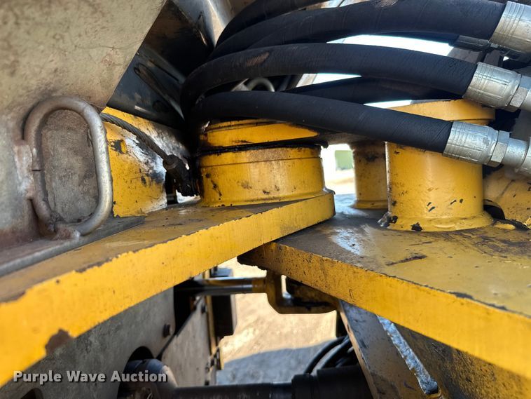 image for item FK1637 2001 John Deere 648GIII skidder