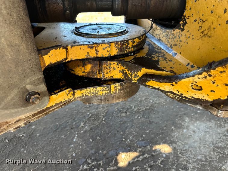 image for item FK1637 2001 John Deere 648GIII skidder