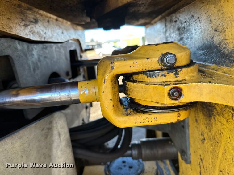 image for item FK1637 2001 John Deere 648GIII skidder