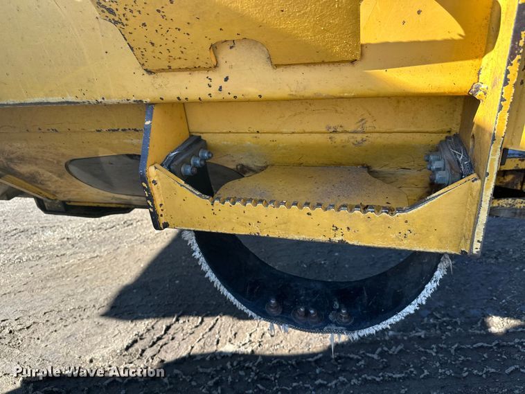 image for item FK1637 2001 John Deere 648GIII skidder