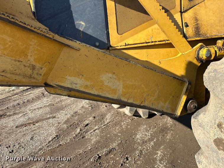 image for item FK1637 2001 John Deere 648GIII skidder