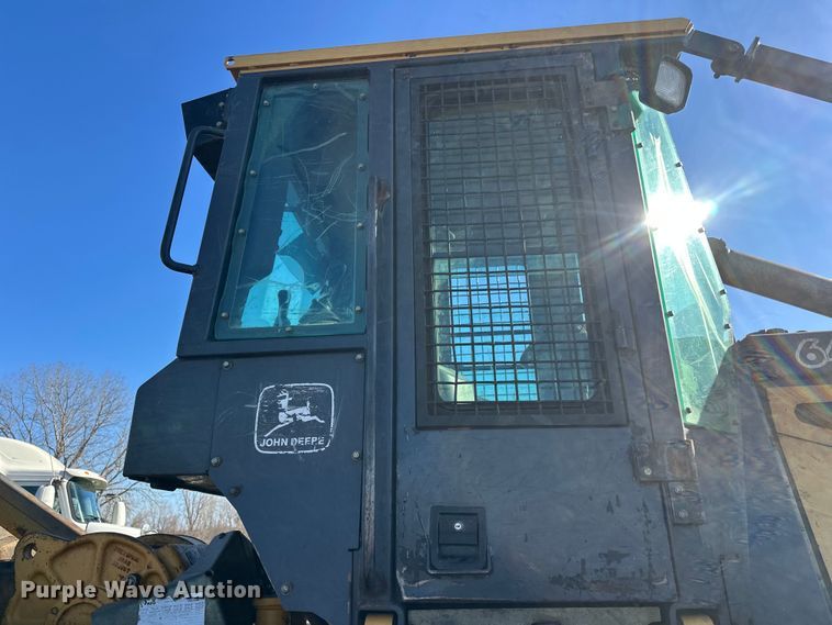 image for item FK1637 2001 John Deere 648GIII skidder