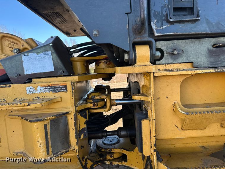 image for item FK1637 2001 John Deere 648GIII skidder