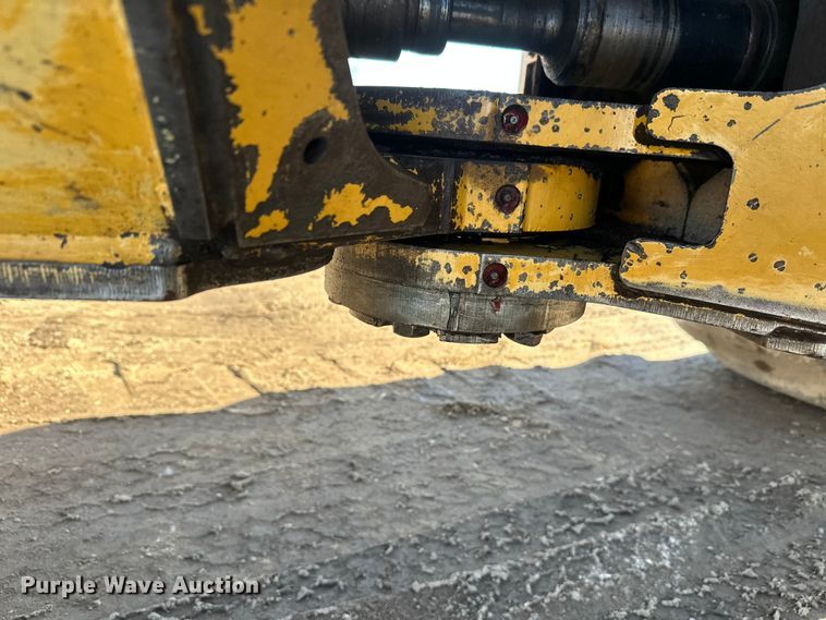 image for item FK1637 2001 John Deere 648GIII skidder