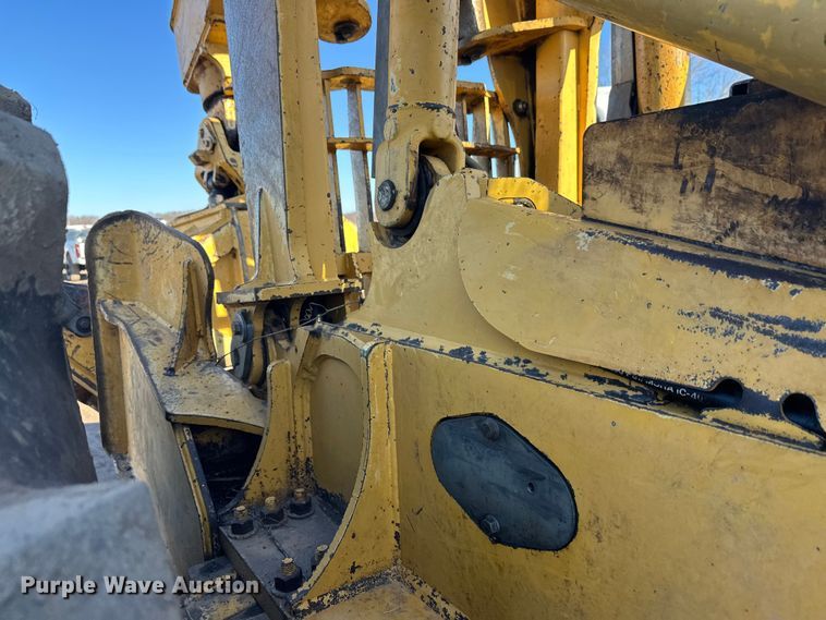 image for item FK1637 2001 John Deere 648GIII skidder